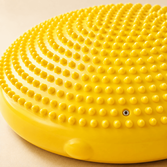 Media Esfera Inflable con Púas Para Equilibrio (Mini Bosu) | Incluye Inflador - Vista 1 - Safe Sport Chile